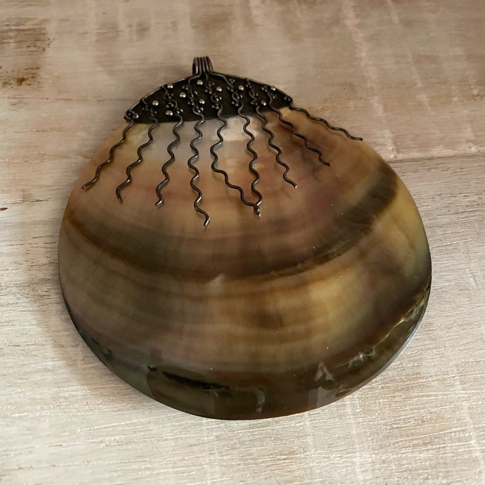 Genuine Sea Shell Pendant - Picture 4 of 6
